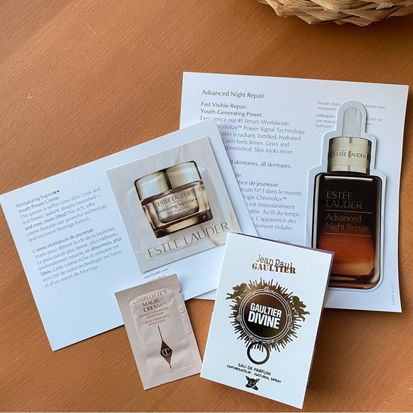 FREE GWP Luxury Skincare Samples - Picture 1 of 5